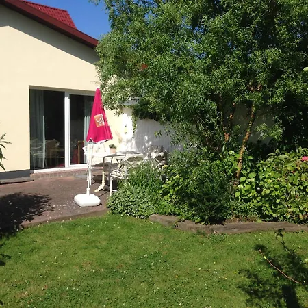 Ferienwohnung Im Herzen Des Ostseebades Kuehlungsborn Exterior photo